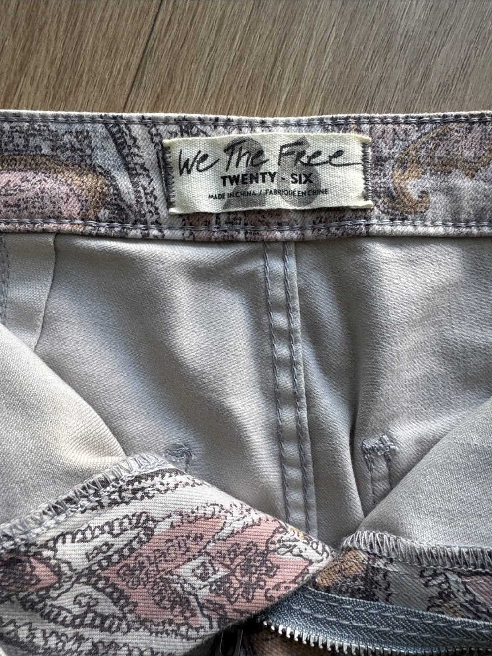 Free People We The Free Just Float On Flare Jeans Limestone Paisley Size 26 - Picture 9 of 16